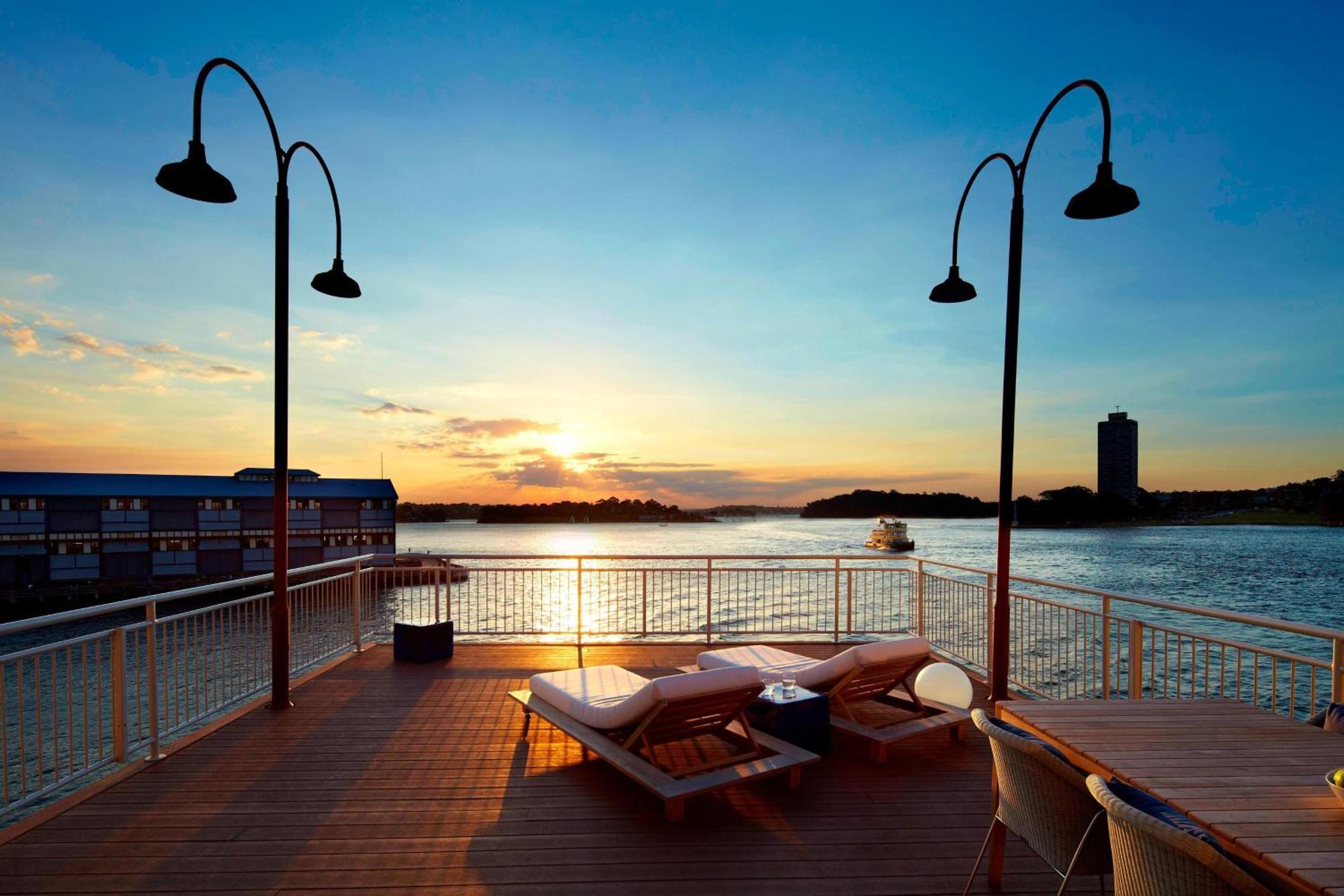 Pier One Sydney Harbour, Autograph Collection Sidney Exterior foto The rooftop pool at the Standard East Village